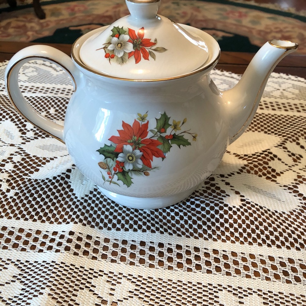 SALEM CHINA vintage teapot